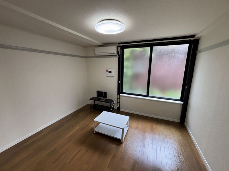 レオパレスクレールアビコ 居間