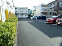 レオパレスくすの木Ⅱ 駐車場
