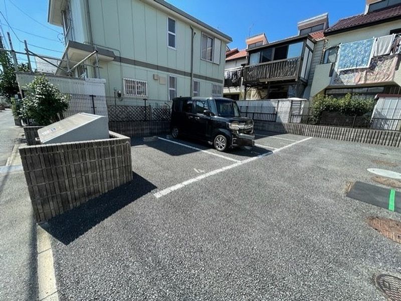 レオパレス宮久保 駐車場