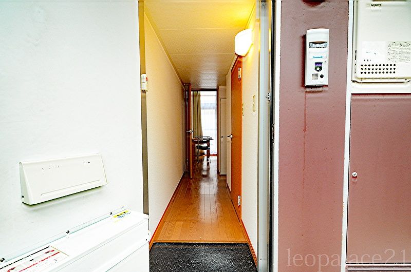 leopalace Hakuyou Entrance