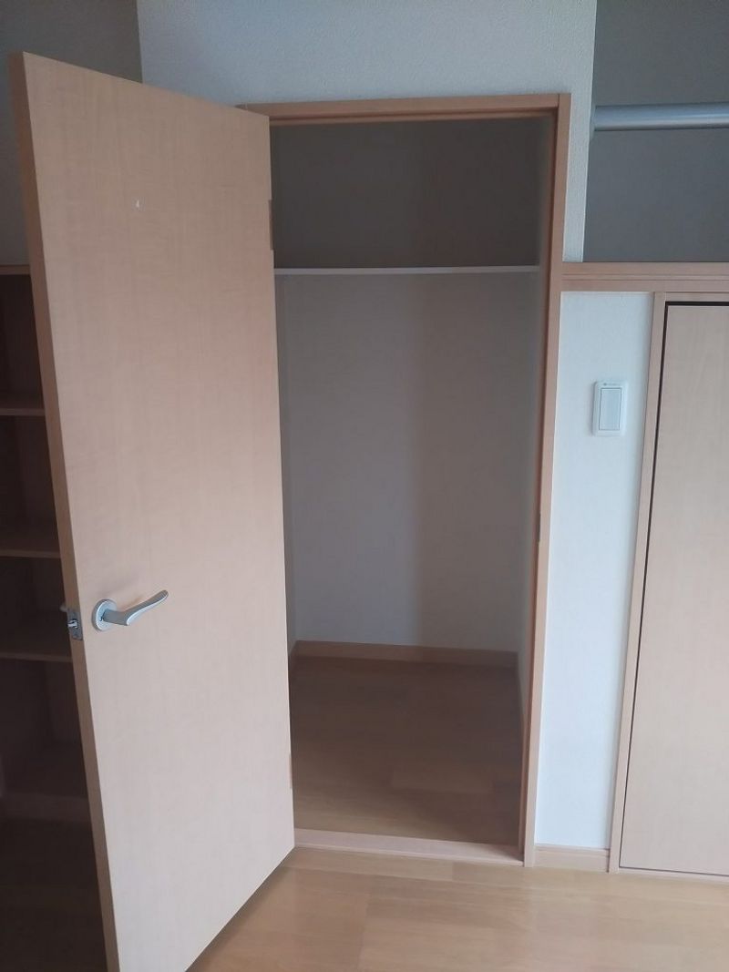 レオパレスＴＨＵＢＡＫＩ 収納