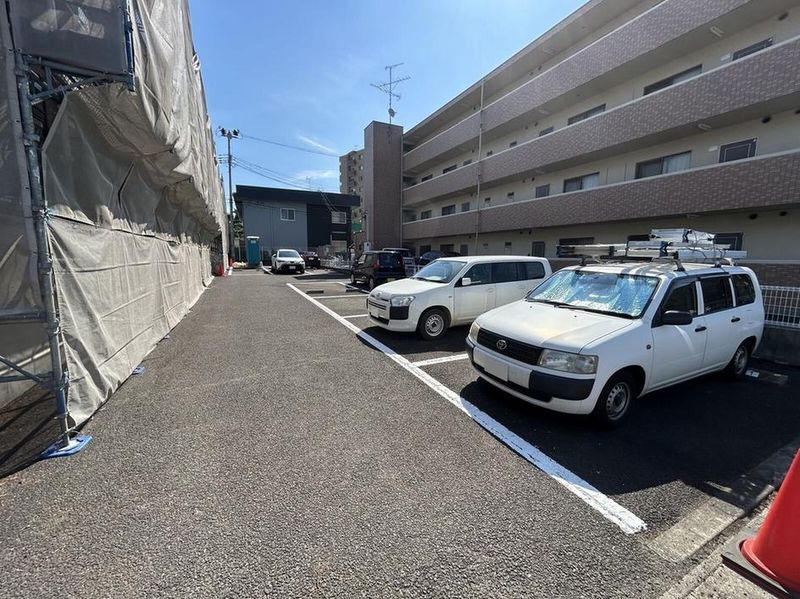 レオパレス南風原 駐車場