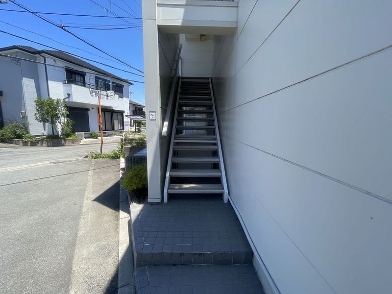 レオパレスグレイス エントランス