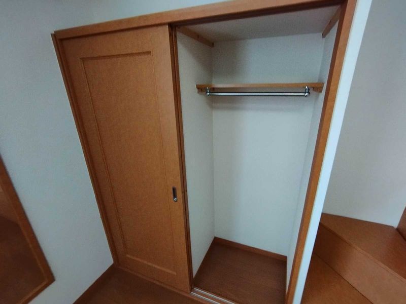 レオパレスシャルム 収納