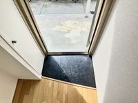 レオパレス花つるみ 玄関