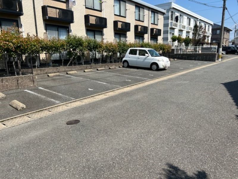 レオパレス湯ノ尻 駐車場