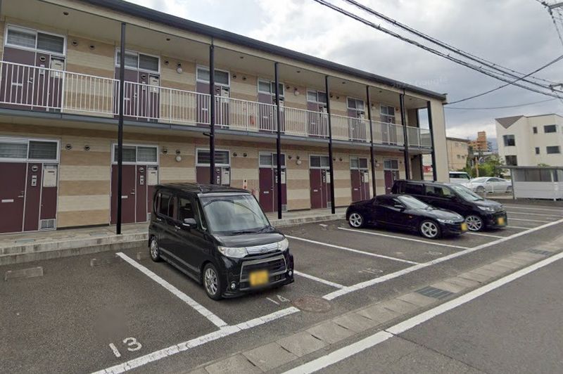 レオパレスセブンヒルズⅣ 駐車場