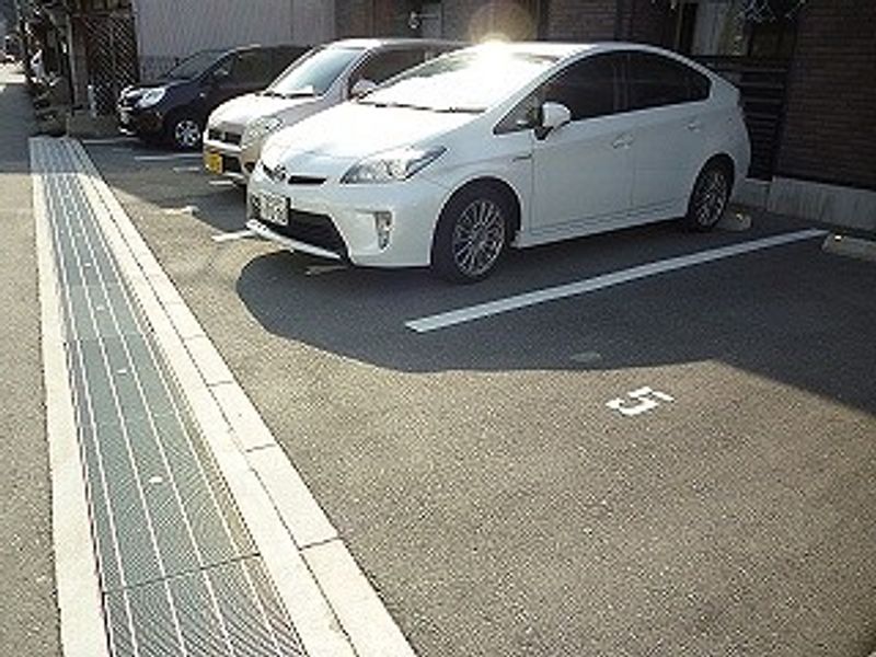 レオネクスト八代本町 駐車場