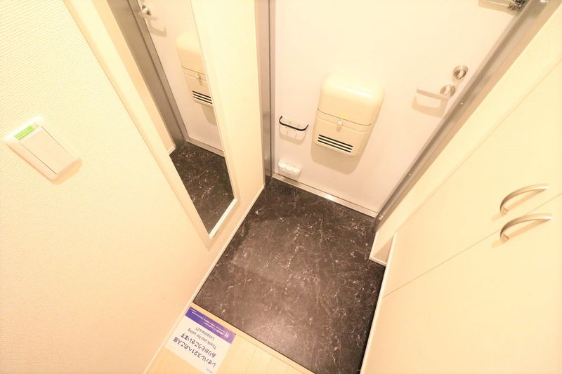 レオネクストファーストクラス 玄関