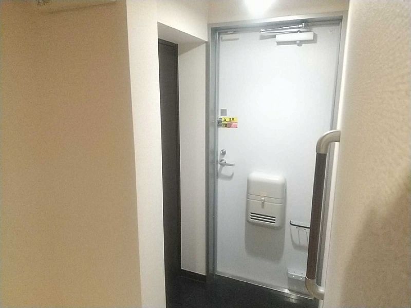 レオネクストＷｉｎｄ　Ｂｅｌｌ 玄関