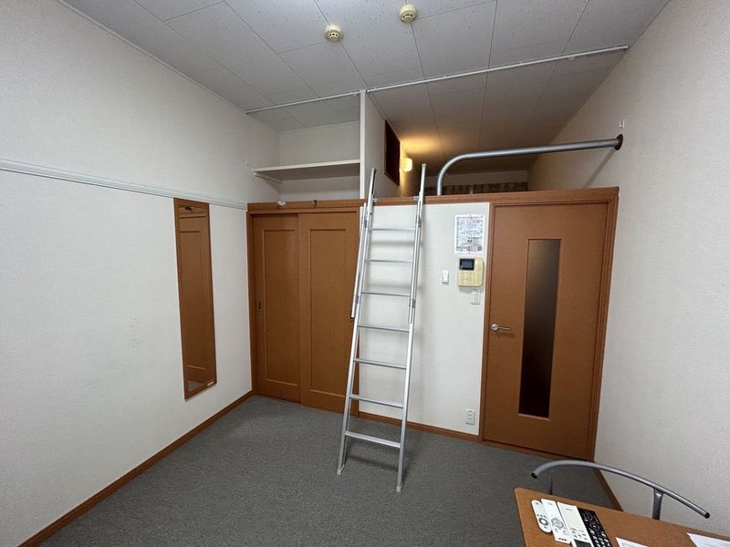 レオパレスダンデリオンびわぶち 居間