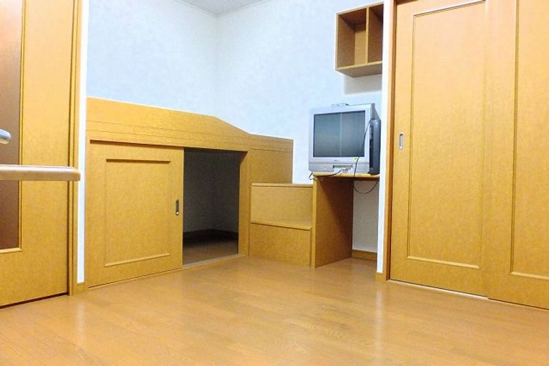 レオパレスルミエール 居間
