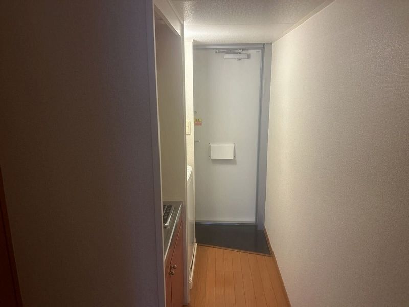 レオパレスラ　トゥサ 玄関