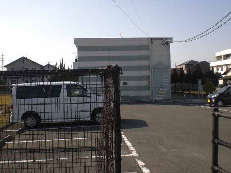 レオパレスひかり 外観