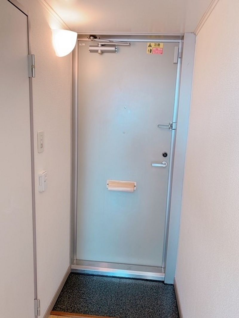 レオパレス高尾Ｉ 玄関