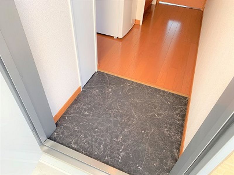 レオパレスとと 玄関