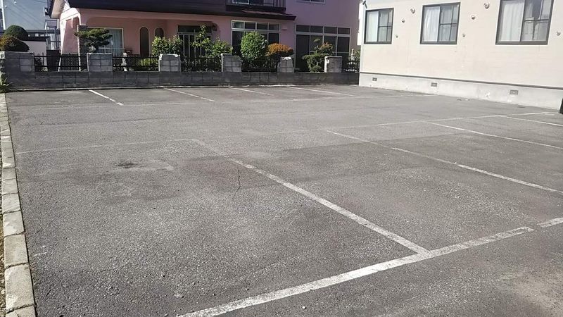 レオパレス珠エリーズ 駐車場
