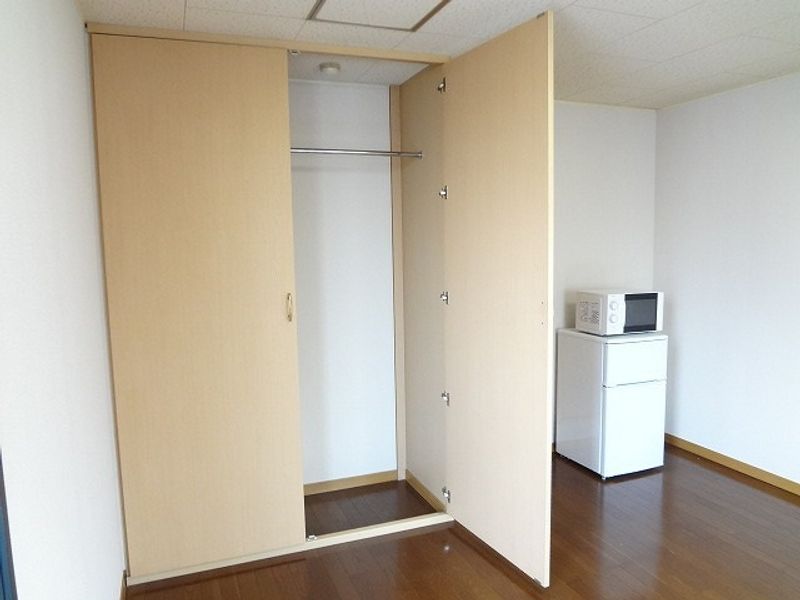 レオパレスＨｉｇｈ　Ｌｉｆｅ 居間