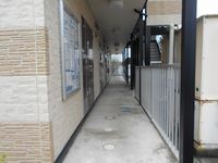 レオパレスマ　メゾン エントランス