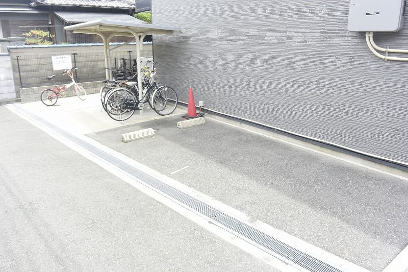 レオパレスジェントリーⅡ 駐車場
