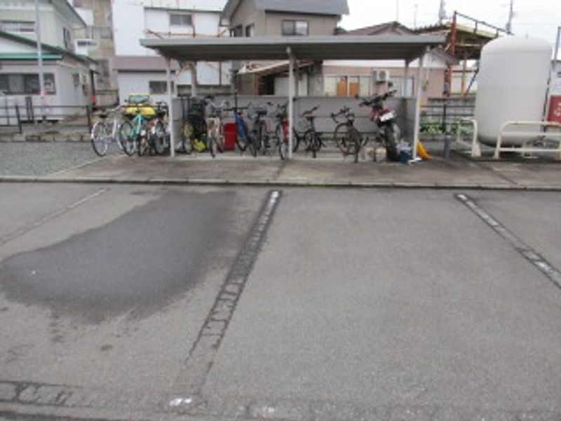 レオパレスメゾンド　花沢 共用部分