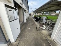 レオパレス実樹 エントランス