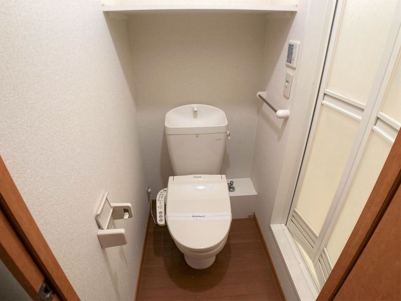 レオパレスＣａｓａ　Ｎａｐｏｌｉ トイレ