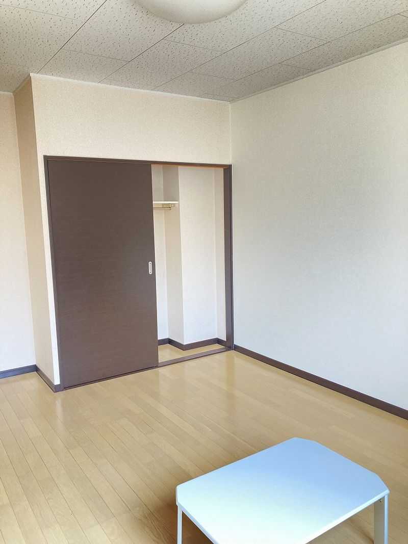 レオネクスト坂井砂山 居間