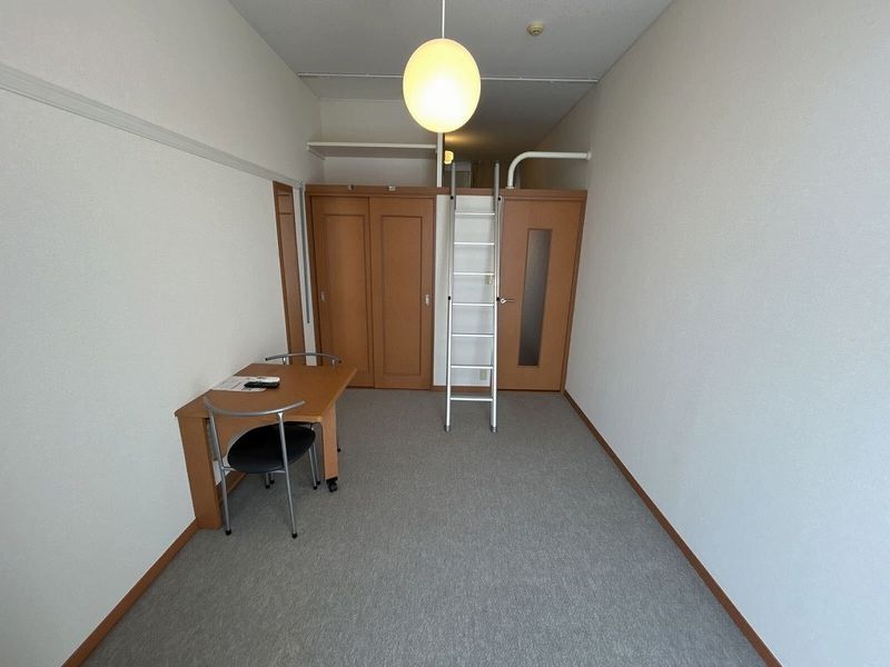レオパレスＴＭＹ 居間