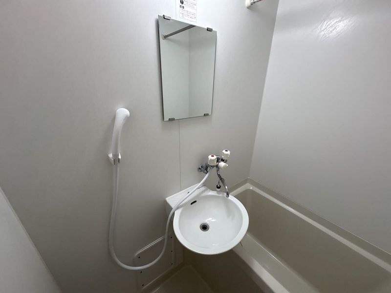 レオパレスサンクフルコート 洗面台