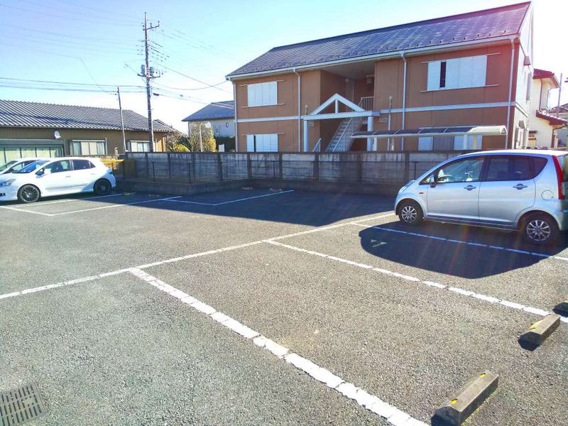 レオパレスエントピア　Ⅱ 駐車場