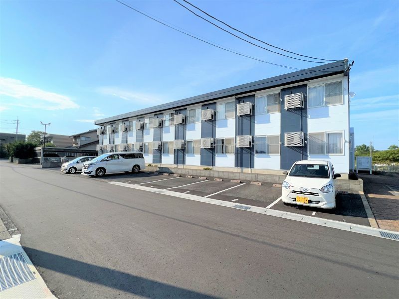 レオパレス千代水 駐車場