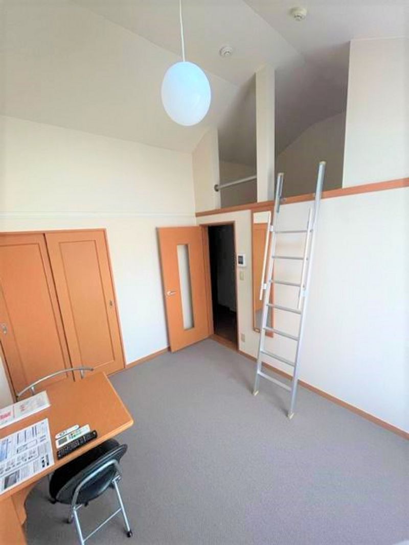 レオパレスヴェルノ 居間