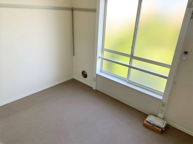 レオパレスメルベーユ徳行 居間