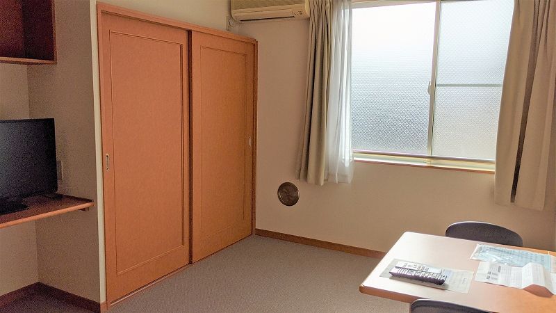 レオパレスリベラ 居間