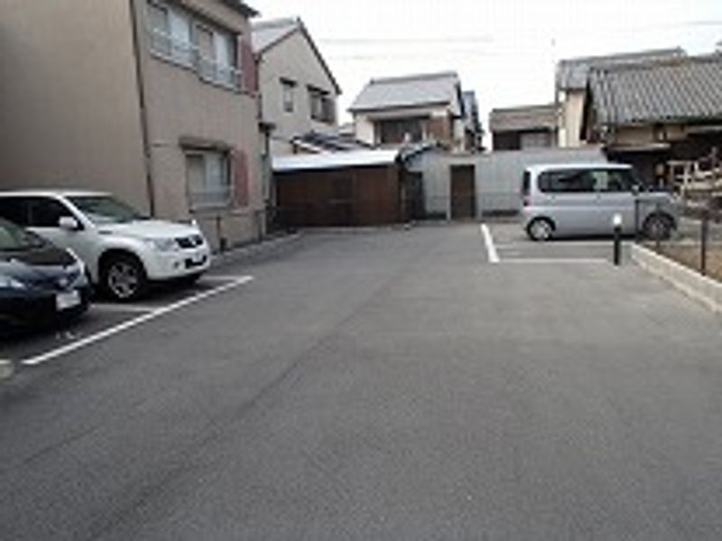 レオパレス南浜町 駐車場