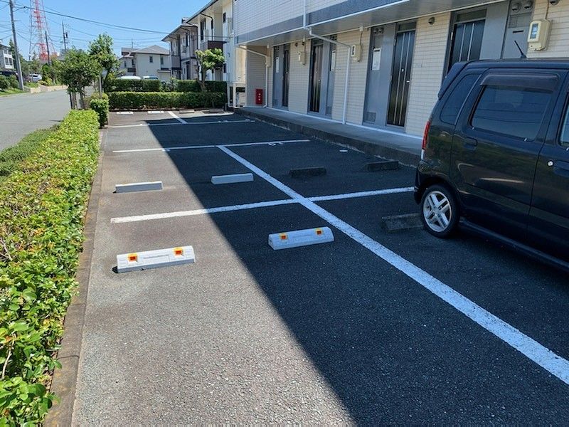 レオパレスヴァンベール 駐車場