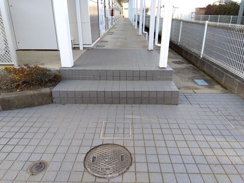 レオパレス追分台Ａ エントランス