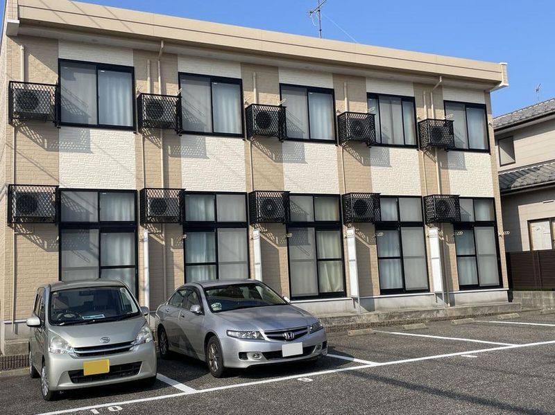レオパレス西古津 外観
