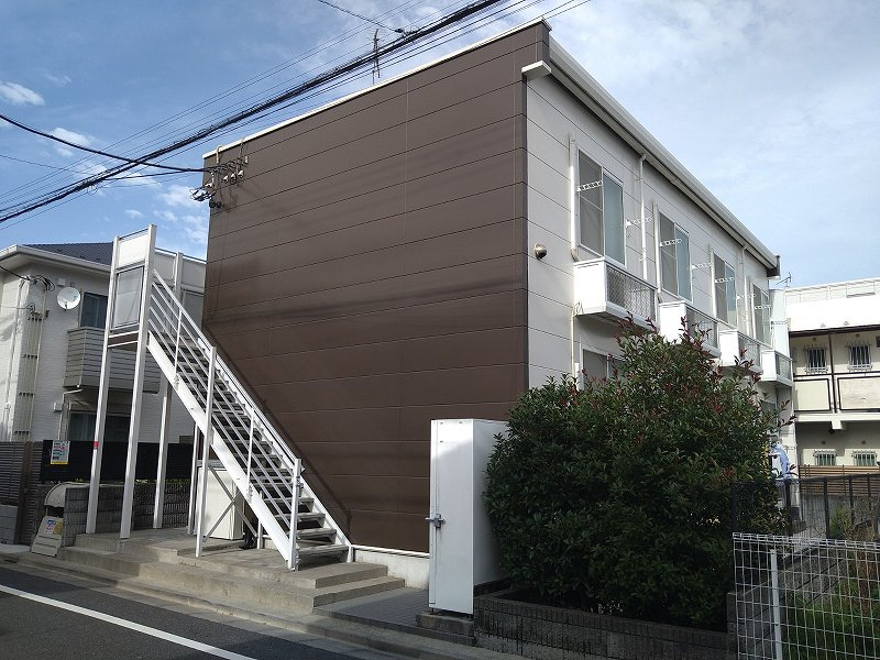 レオパレスセルジェール 外観