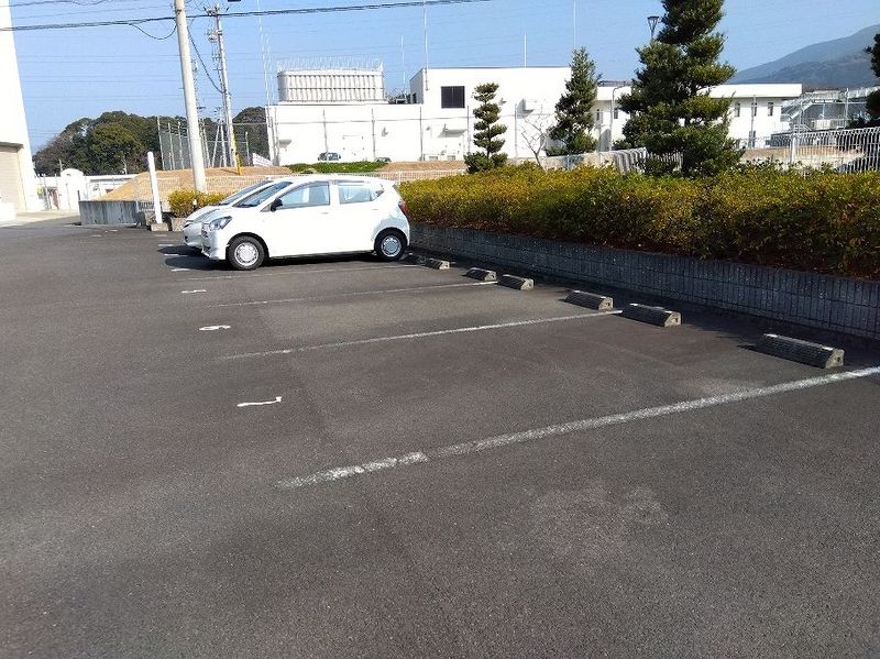 レオネクストＹ＆Ｋ　Ⅰ 駐車場