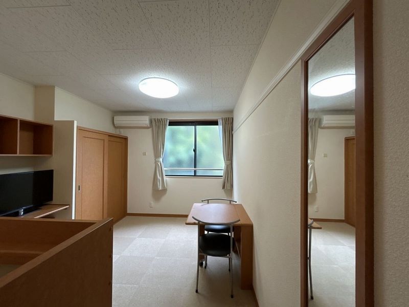 レオパレス西羽貫 居間