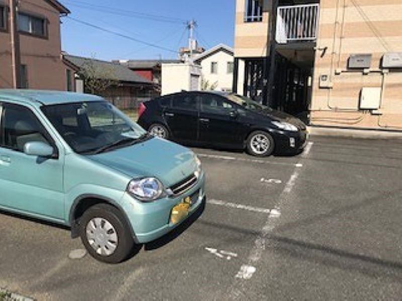 レオパレス秋桜 駐車場