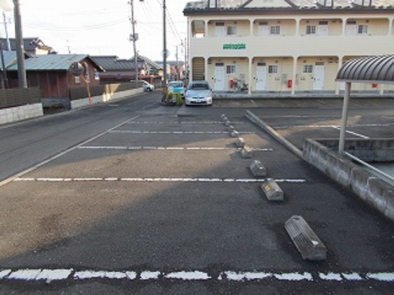 レオネクスト稀匠 駐車場