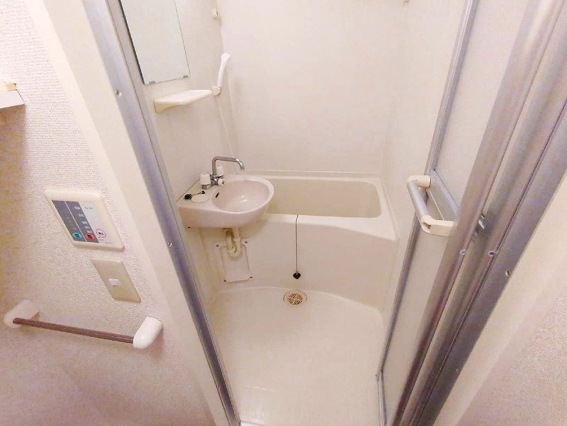 レオパレスチェリーガーデンＣ 風呂