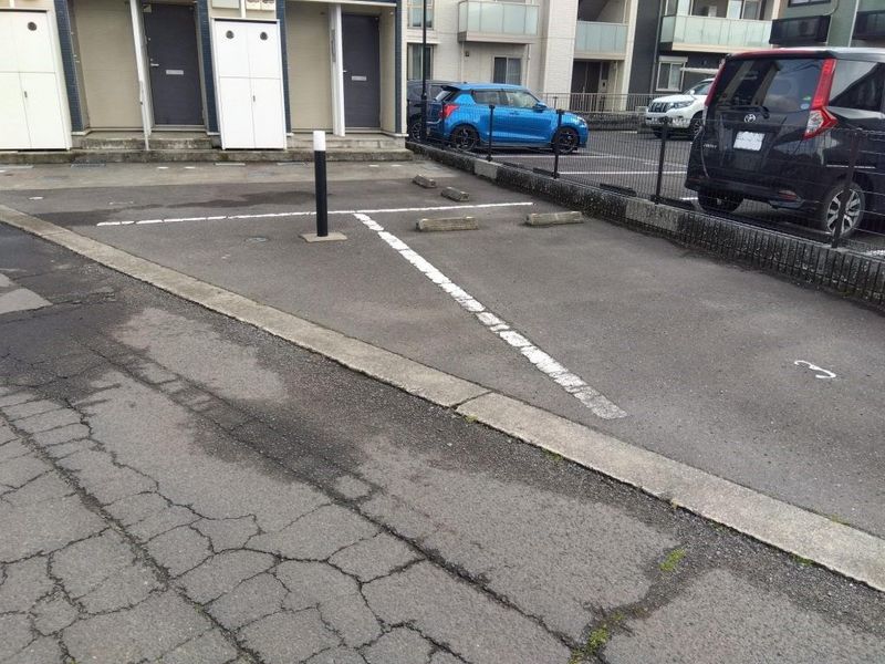 レオネクスト久米東Ⅱ 駐車場