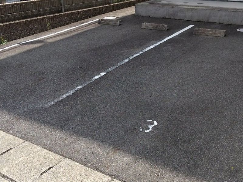 レオパレスＴＯＭＡＴＯ　Ⅲ 駐車場