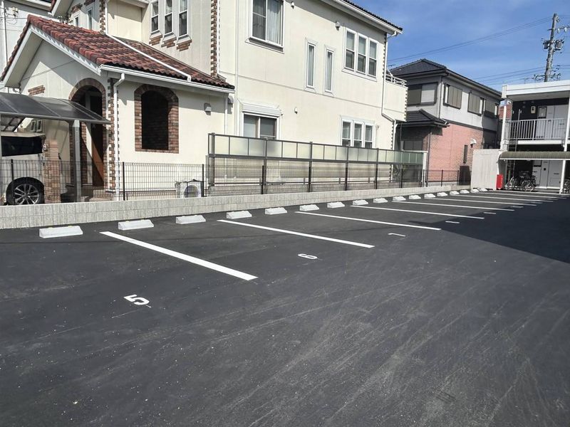 ArLk Graceful Parking lot