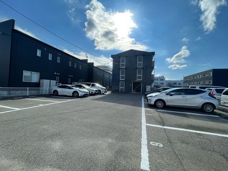 レオパレス増泉 駐車場