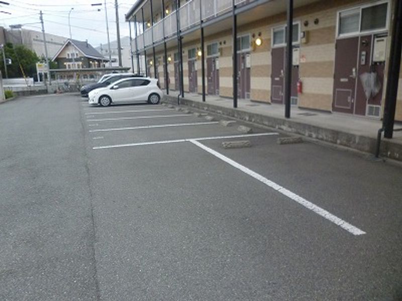 レオパレス北条東 駐車場